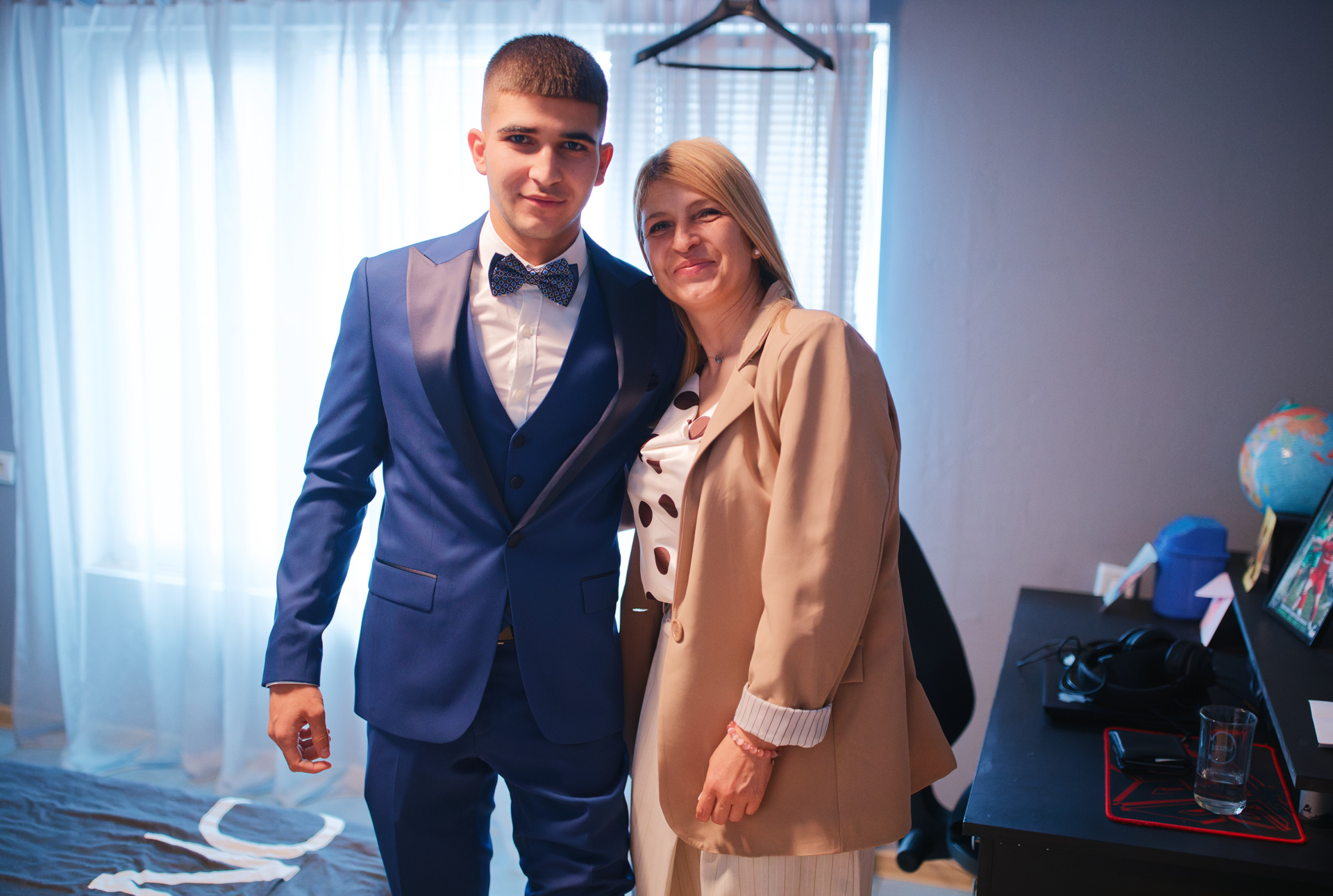 16 snimka